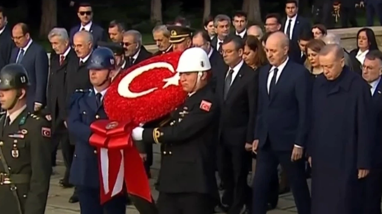 Devlet erkanı Atatürk'ün huzurunda: Cumhurbaşkanı Erdoğan bakın özel deftere ne yazdı!