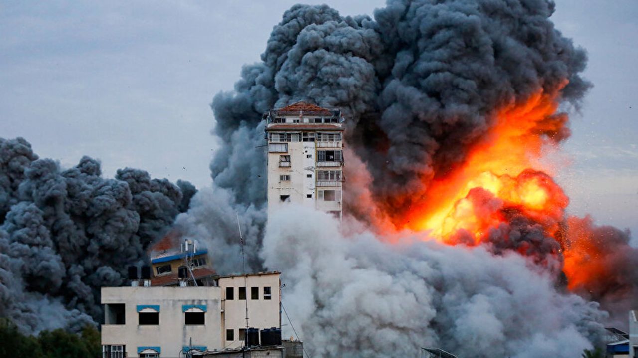 Gazze'de şiddetli çatışmalar. İsrail bazı bölgelerden geri çekildi
