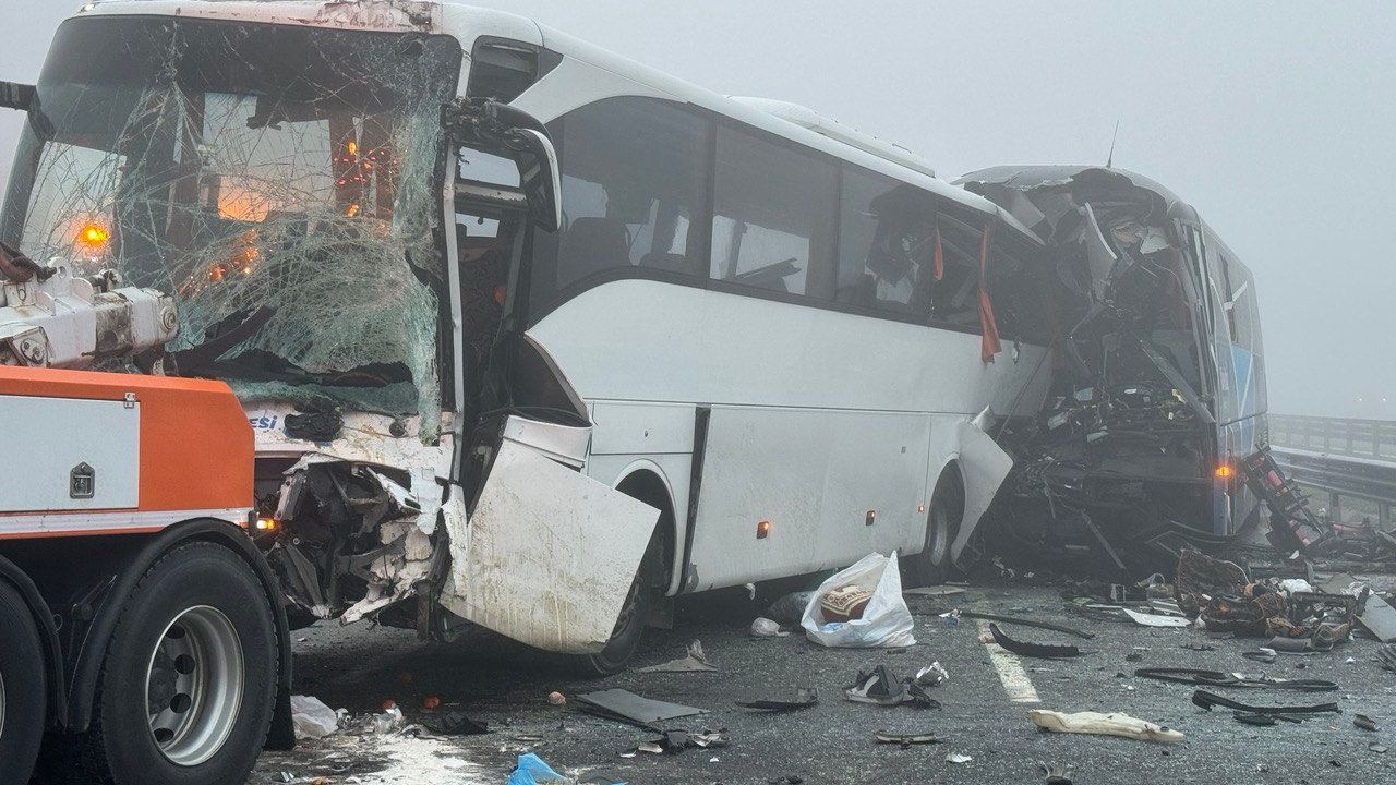 Kuzey Marmara Otoyolu'nda korkunç kaza: 11 kişi öldü, 57 kişi yaralandı