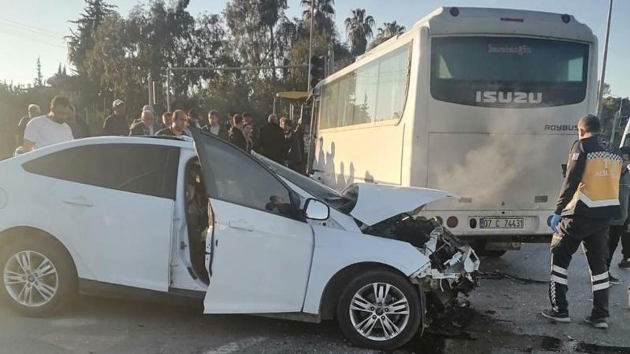 Antalya'da kaza: Hüseyin Karaköse ve Oğuzhan Bal yaşamını yitirdi,13 yaralı!