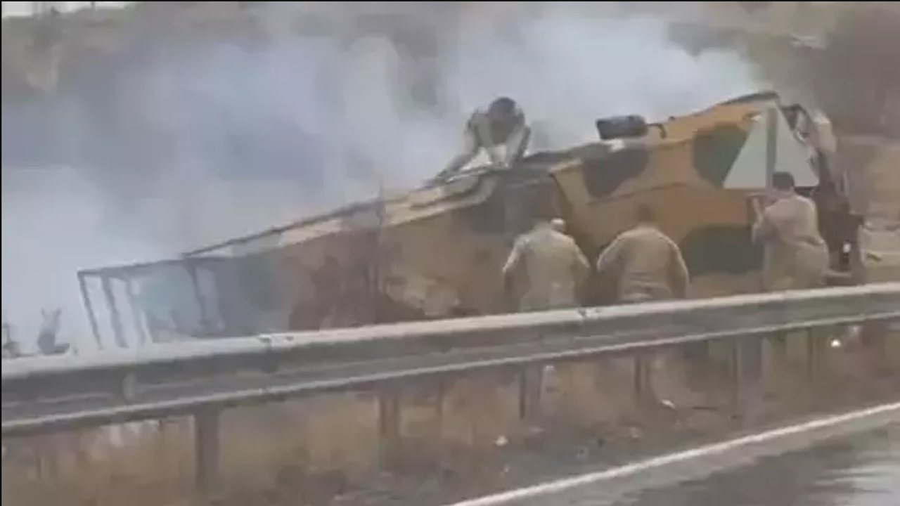 Mardin'de, zırhlı askeri araç devrildi: 2 asker yaralı!