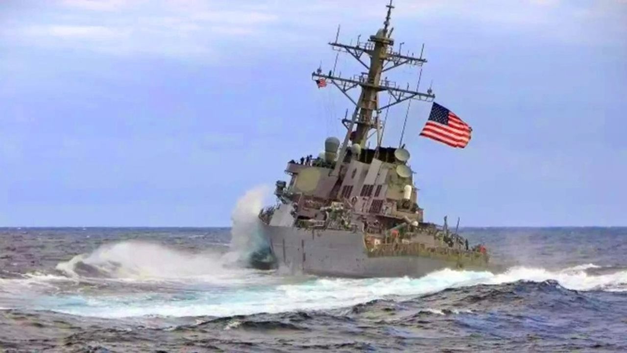 ABD savaş gemisini vurdular. Yemen'de Husiler saldırdı