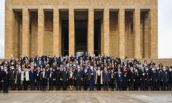 Bakan Özer, öğretmenlerle Anıtkabir'i ziyaret etti