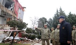 Bakan Akar: 100 silah ve mesai arkadaşımızı kaybettik