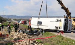 Denizli'de midibüs otomobilin üstüne devrildi: Bir turist ve Zümrüt Özdemir öldü