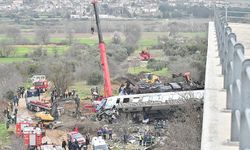 Yunanistan'da tren kazası oldu, Ulaştırma Bakanı istifa etti