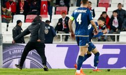 Sivas'ta Sivasspor Fiorentina maçında utanç verici olay 