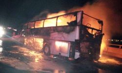 Suudi Arabistan'da umrecileri taşıyan otobüs alev alev yandı: 20 kişi öldü