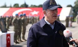 Hulusi Akar, Suriyelilere garanti verdi: Rahat olsunlar. Onları zora sokmayız