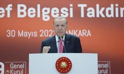 Cumhurbaşkanı Erdoğan: Ne oldu, bankalar kapandı mı? Hepsi artık kasaları falan boşalttı mı?