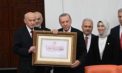 Cumhurbaşkanı Erdoğan TBMM'de yemin ederek görevine başladı. Gerginlik çıktı