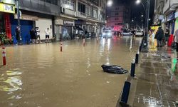 Ordu'yu sel aldı. Caddeleri su bastı, yollar kapandı