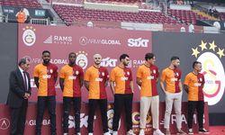 Galatasaray'dan transfer şov. 35 bin kişinin önündeki törende Dursun Özbek'ten flaş açıklama