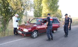 Sivas'ta otomobilde vurulmuş bulundular: Özay Gül ve Selda Karaca öldü