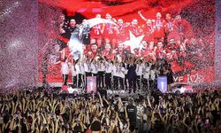 Avrupa Şampiyonu olan Filenin Sultanları İstanbul'u salladı