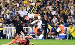 Fenerbahçe 4 golle Başakşehir'i dağıttı: Galibiyetini 13 maça çıkardı