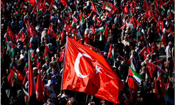 İstanbul’da Filistin'e destek mitingi! Binlerce kişi Atatürk Havalimanı’nda