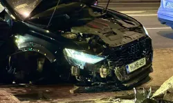 Süper Lig'in yıldızı trafik kazası geçirdi: Aracı tanınmaz hale geldi