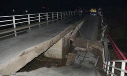Balıkesir'de köprü çöktü