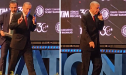 Cumhurbaşkanı Erdoğan, programı devam ederken uzatılan telefonla apar topar sahneden indi!
