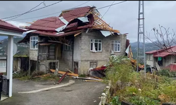 Rize'deki fırtınada 82 çatı uçtu,araçlar hasar gördü!