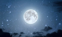 Bilim insanları : Ay'ın sömürülmesi büyük zarara neden olabilir!