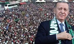 Cumhurbaşkanı Erdoğan'ın mitinginde dikkat çeken pankart: Apar topar kaldırıldı!