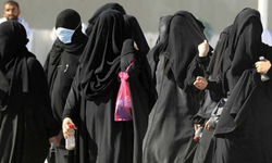 Suudi Arabistan'da çarşaf yasaklandı!