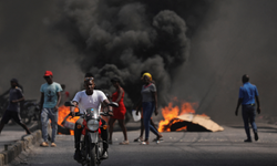Haiti'de  3 bin 600 mahkum firar etti 12 kişi öldü!