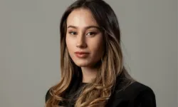 22 yaşındaki Zeynep Çelik belediye başkanı oldu