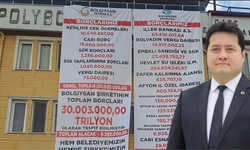 AK Parti'den MHP'ye geçen belediyeden dikkat çeken hamle: Borçları afişle duyurdu!
