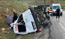 Malatya'da yolcu minibüsü devrildi: 12 yaralı