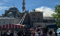 Eminönü Mısır Çarşısı'nda korkutan yangın: Çok sayıda itfaiye ekibi sevk edildi