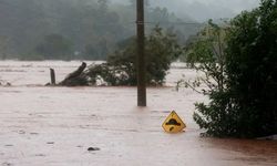 Şiddetli yağış felaketi getirdi. Sele kapılan 10 kişi öldü