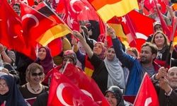 Yurt dışında kaç Türk yaşıyor? En fazla Türk nerede? Rakamları açıklandı