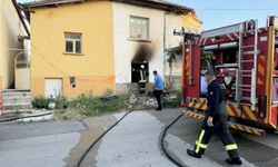 Ev sahibine kızdı evi ateşe verdi