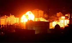 İsrail, savaş uçaklarıyla komşu ülkeyi vurdu