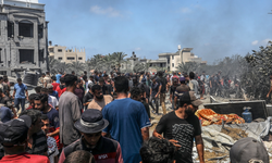İsrail güvenli bölge ilan ettiği El-Mevasi'ye saldırdı: En az 71 ölü