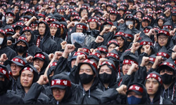 Güney Kore'de Samsung çalışanları greve çıktı!