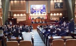 Ünlü ismin adı o sokağa verildi: AK Parti grubundan itiraz geldi