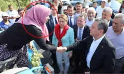 CHP'li başkanın eşi, Özgür Özel'e kendini çiftçi olarak tanıttı