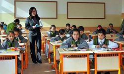 Öğretmenlere yeni kıyafet düzenlemesi: Okula artık böyle gidecekler