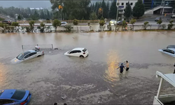 Karabük'te sağanak felaketi: Yollar göle döndü