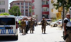 Kastamonu'da cezaevi firarisi İsmail Bayam ateş açtı. Polis Ahmet Şahan şehit oldu. Bayam öldürüldü