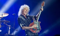 İngiliz rock grubu Queen'in gitaristi Brian May hafif bir felç geçirdi