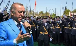 Cumhurbaşkanı Erdoğan'dan teğmenlerin kılıçlı ant içme törenine ilk yorum