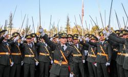 Teğmenlerin kılıçlı yemini hakkında bomba iddia! Başlarındaki komutan istifa etti