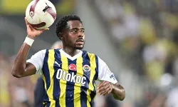 Fenerbahçeli futbolcu havalimanında mahsur kaldı!