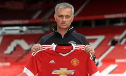 Mourinho, eski takımı Manchester United'a karşı sahaya çıkıyor!