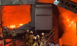 İstanbul'da fabrika yangını: Patlamalar meydana geldi!